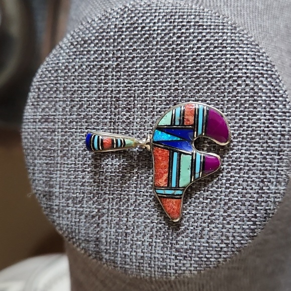 Amazing Vintage Native American Inlaid Bear Pendant 💙🐻💜 - Picture 12 of 16